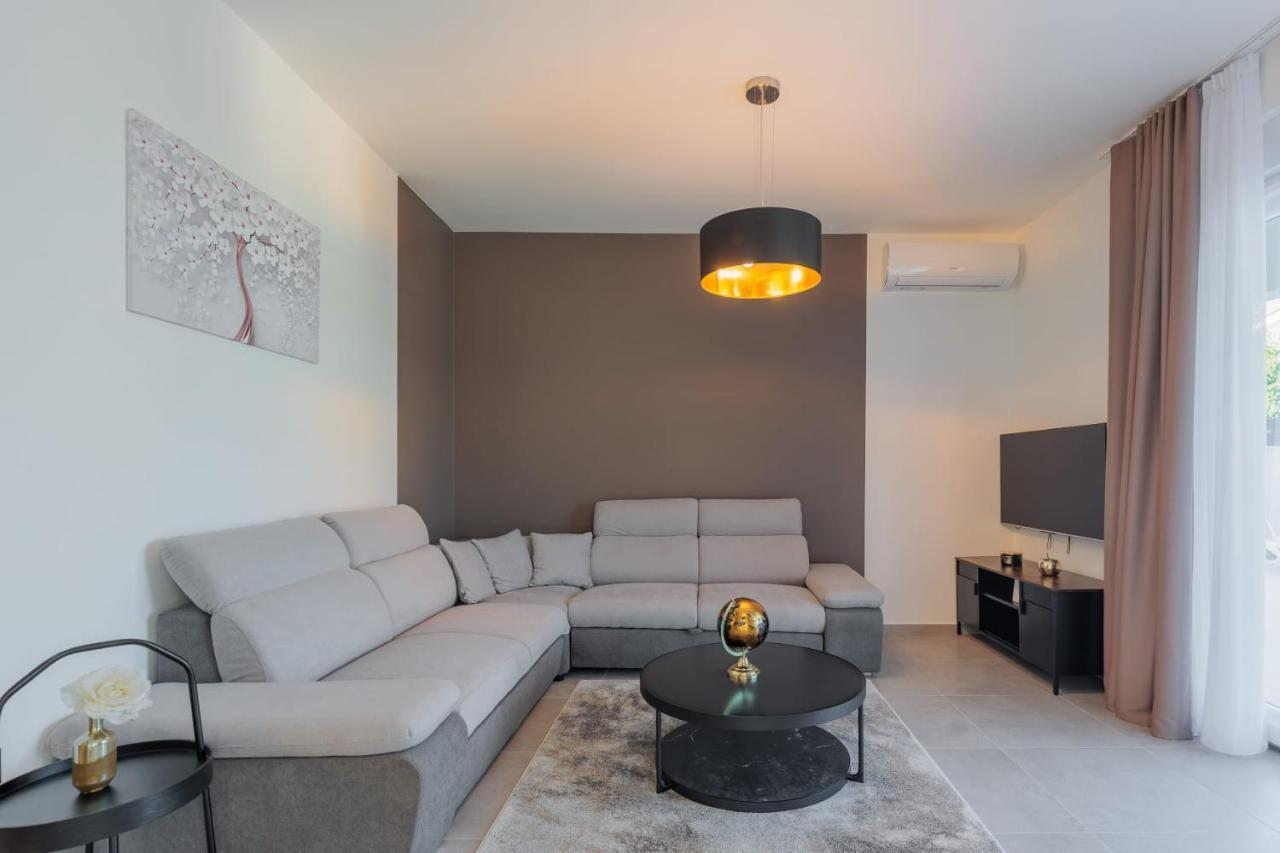 Villa Mara Vrsi Luaran gambar