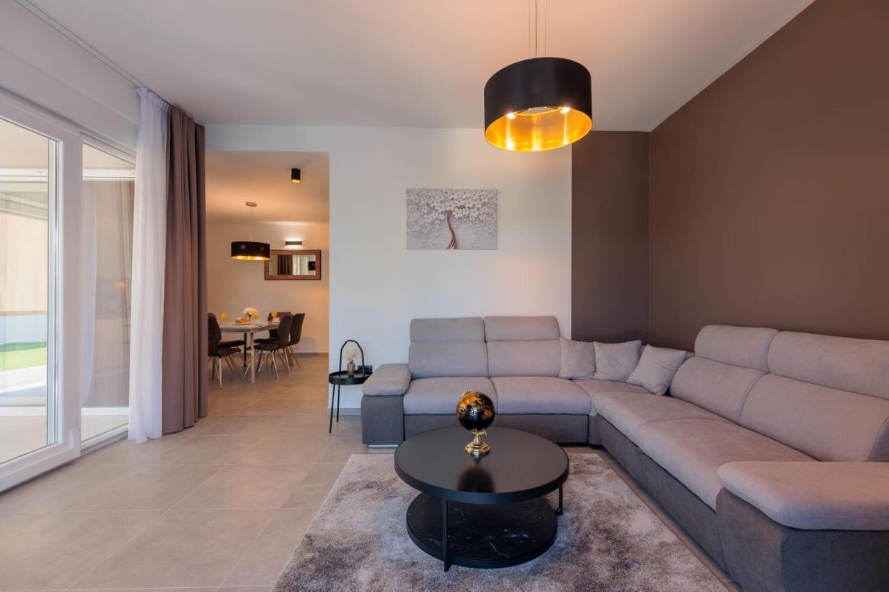 Villa Mara Vrsi Luaran gambar